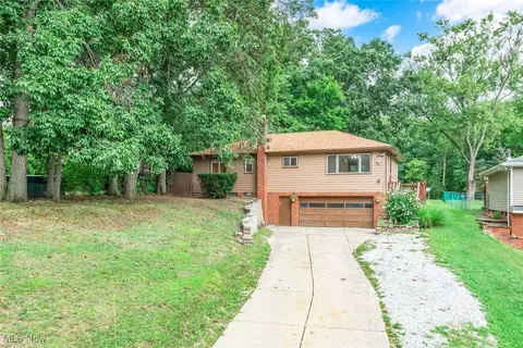 14579 Schreiber Rd, Maple Heights, OH 44137