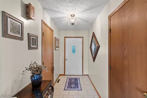 Entry Way - 40885 Mount Hope Rd, Flushing, OH 43977 photo 1 of 1