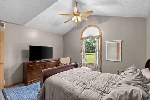 Bedroom - 40885 Mount Hope Rd, Flushing, OH 43977 photo 4 of 4