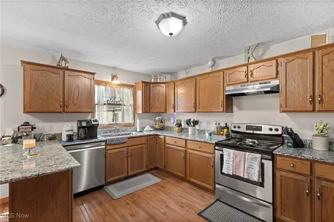 Kitchen - 40885 Mount Hope Rd, Flushing, OH 43977 photo 3 of 5
