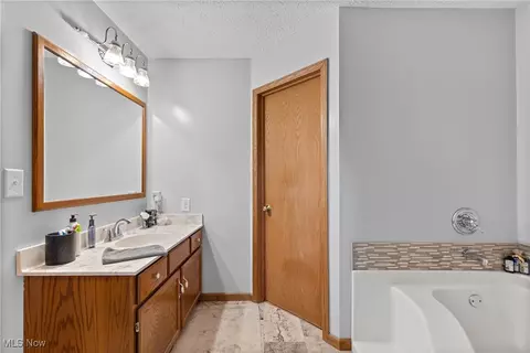 Bath - 40885 Mount Hope Rd, Flushing, OH 43977 photo 1 of 5