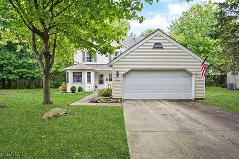34754 Parkview Ln, Willoughby, OH 44094