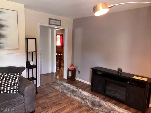 Living - 277 Francis Ave, Windsor Heights, WV 26075 photo 2 of 3