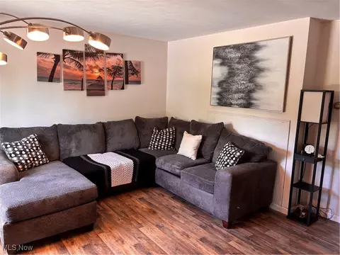 Living - 277 Francis Ave, Windsor Heights, WV 26075 photo 3 of 3