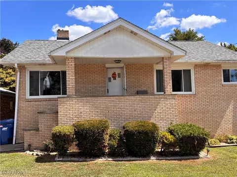 277 Francis Ave, Windsor Heights, WV 26075