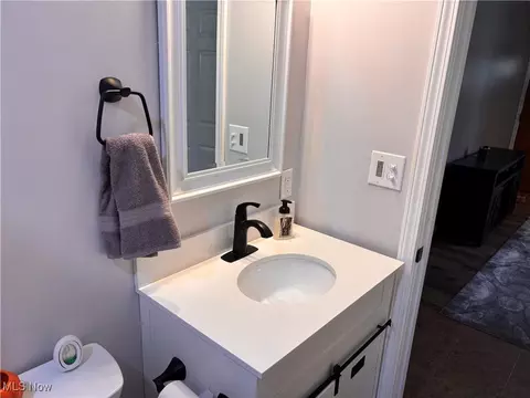 Bath - 277 Francis Ave, Windsor Heights, WV 26075 photo 2 of 2