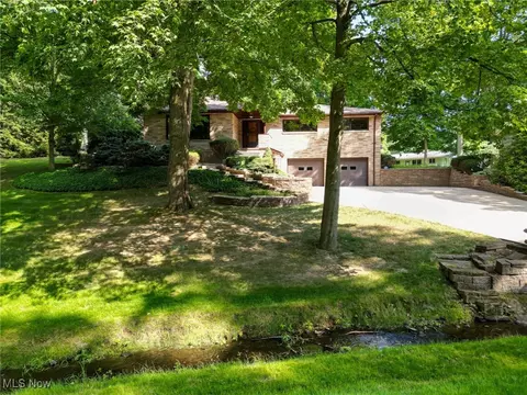 1341 Valley Dr, Akron, OH 44312 photo 30