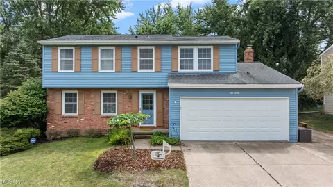 1060 Southport Dr, Medina, OH 44256