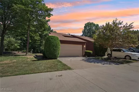 308 Katey Rose Ln, Euclid, OH 44143