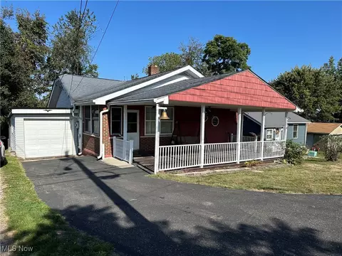 270 Riverview Ave, Windsor Heights, WV 26075