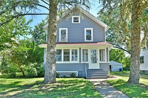 1527 N Main St, Niles, OH 44446