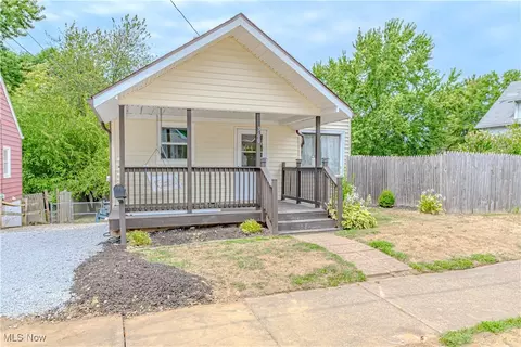 360 Baldwin Rd, Akron, OH 44312