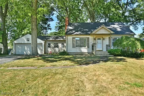 1815 Atlantic St NE, Warren, OH 44483