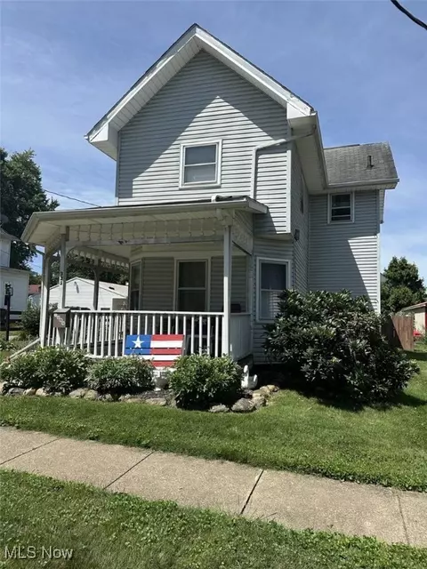 325 S Vine St, Orrville, OH 44667