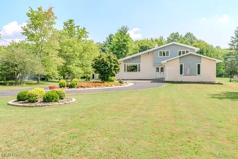 10721 Tibbetts Rd, Kirtland, OH 44094