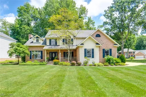 6513 Forestwood St NW, Canton, OH 44718