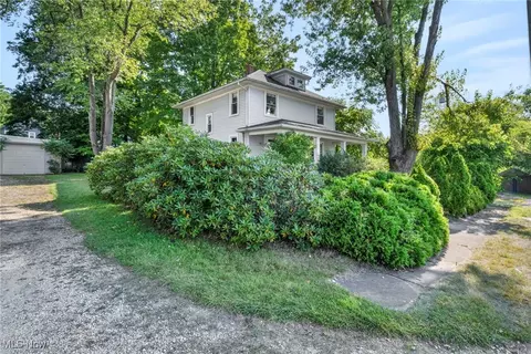 456 Burns Ct, Kent, OH 44240