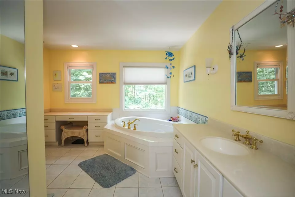 Bath - 831 Meadowbrook Dr, Aurora, OH 44202 photo 6 of 8