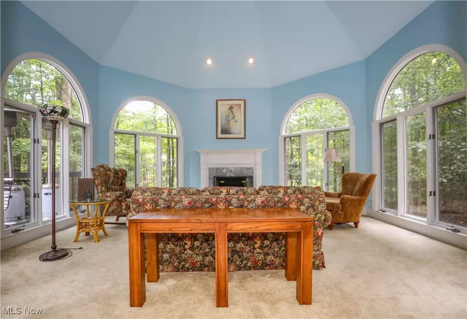 Living - 831 Meadowbrook Dr, Aurora, OH 44202 photo 3 of 5