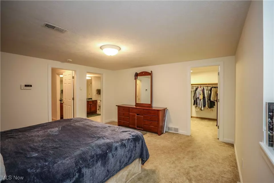 Bedroom - 831 Meadowbrook Dr, Aurora, OH 44202 photo 5 of 5