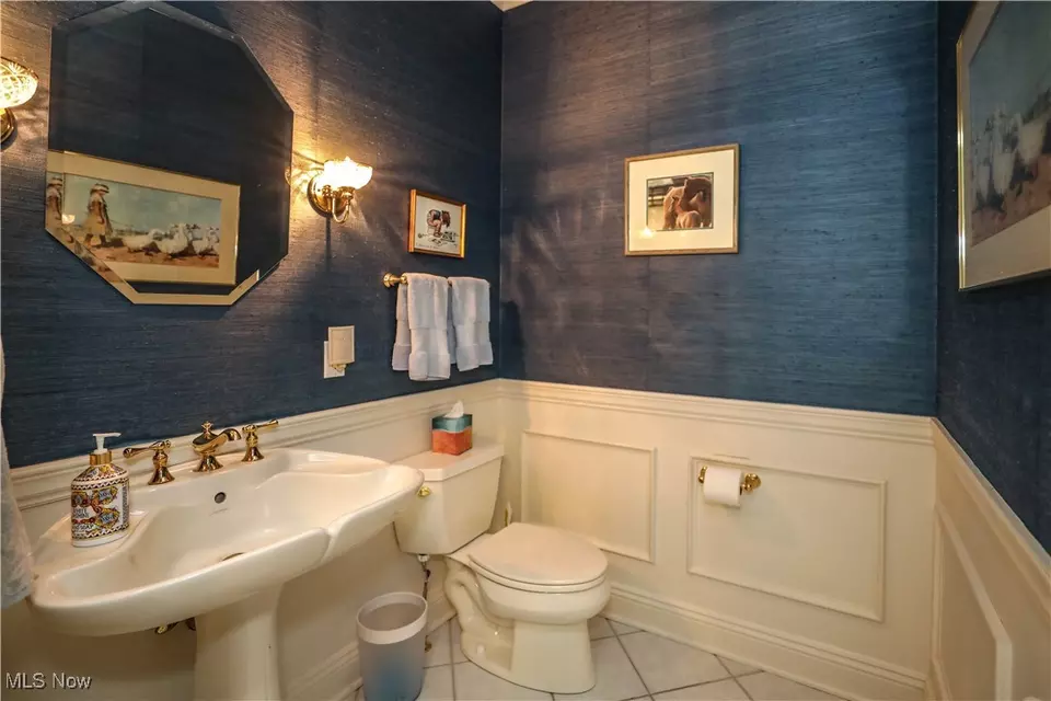 Bath - 831 Meadowbrook Dr, Aurora, OH 44202 photo 1 of 8