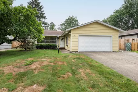 393 Lombardy Dr, Berea, OH 44017