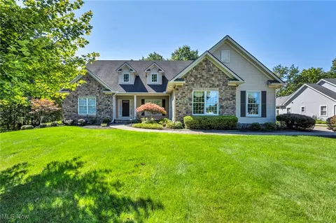 29810 Chardon Rd, Willoughby Hills, OH 44094