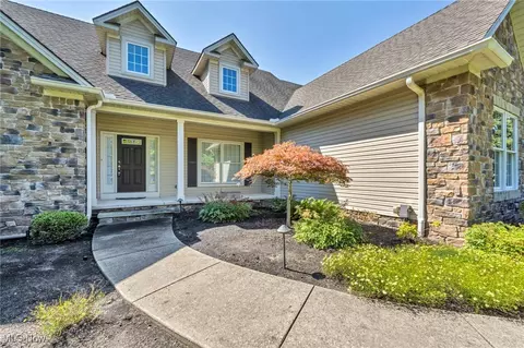 29810 Chardon Rd, Willoughby Hills, OH 44094 photo 2