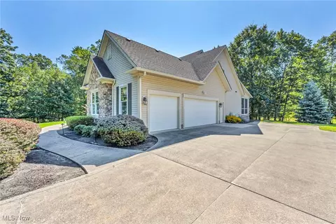 29810 Chardon Rd, Willoughby Hills, OH 44094 photo 5