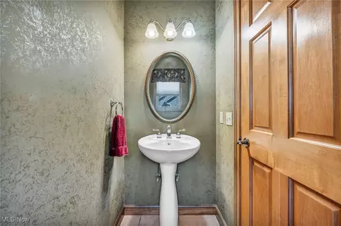 29810 Chardon Rd, Willoughby Hills, OH 44094 photo 21
