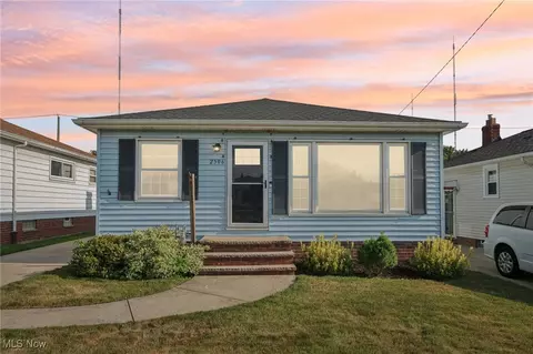 2506 Center Dr, Parma, OH 44134