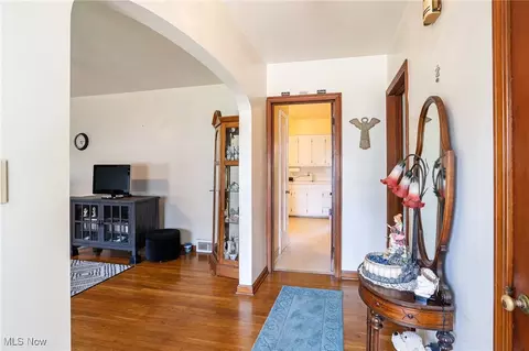 907 W 50th St, Ashtabula, OH 44004 photo 6