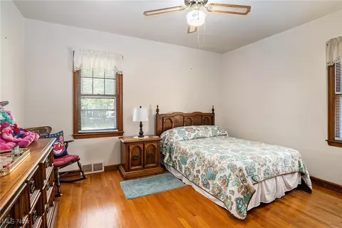 907 W 50th St, Ashtabula, OH 44004 photo 18