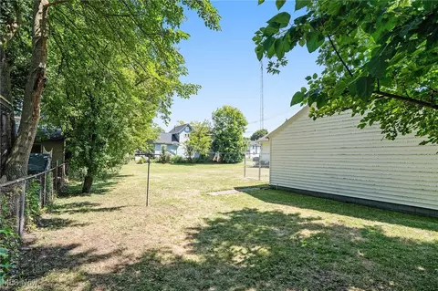 907 W 50th St, Ashtabula, OH 44004 photo 32