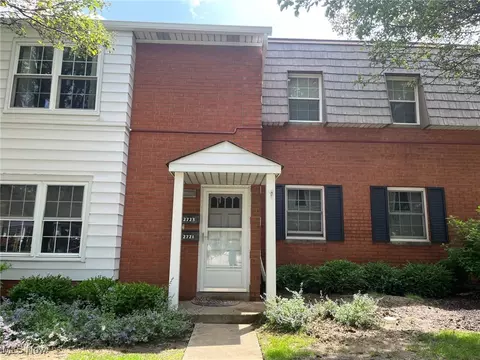 2723 Pease Dr #A106, Rocky River, OH 44116