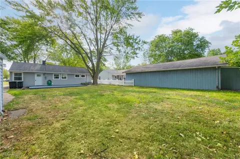 Exterior - 964 N Pasadena Ave, Elyria, OH 44035 photo 11 of 12