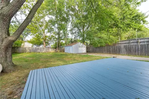 Exterior - 964 N Pasadena Ave, Elyria, OH 44035 photo 7 of 12