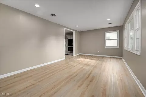 Living - 964 N Pasadena Ave, Elyria, OH 44035 photo 3 of 5