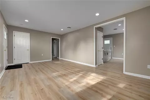 Living - 964 N Pasadena Ave, Elyria, OH 44035 photo 4 of 5