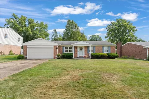 820 Glenwood St SW, North Canton, OH 44720