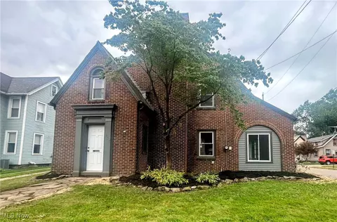 817 1st St NE, Massillon, OH 44646