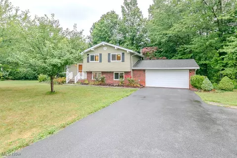 6283 Hopkins Rd, Mentor, OH 44060