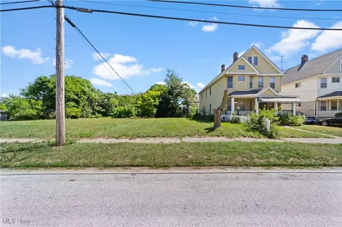 2451 E 89th St, Cleveland, OH 44104