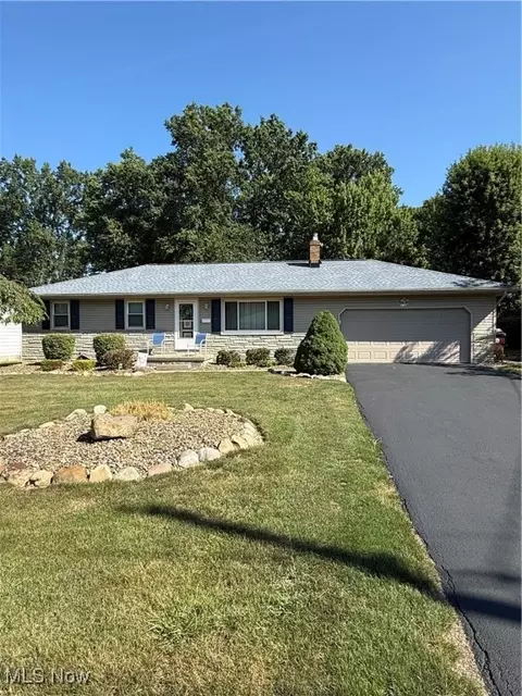 1814 Alverne Dr, Poland, OH 44514