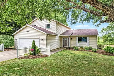 5173 Troyer Dr, Kent, OH 44240
