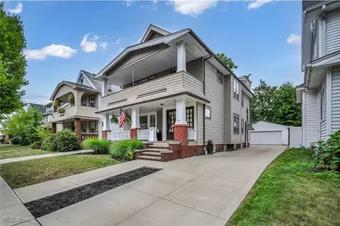 2079-2081 Wascana Ave, Lakewood, OH 44107