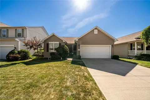 4621 Fields Way, Lorain, OH 44053 photo 1