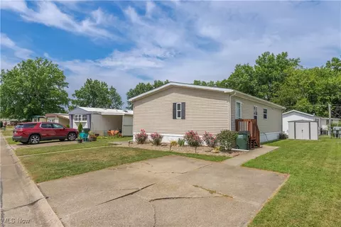18592 Edwards Rd #156, Doylestown, OH 44230