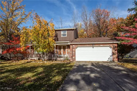 14280 Pawnee Trl, Middleburg Heights, OH 44130