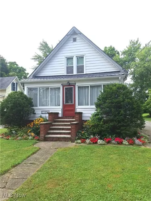 15991 Johnson St, Middlefield, OH 44062